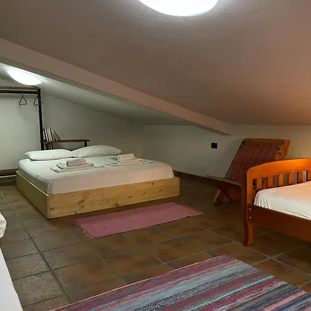 דירה Cozy Big With Balcony *