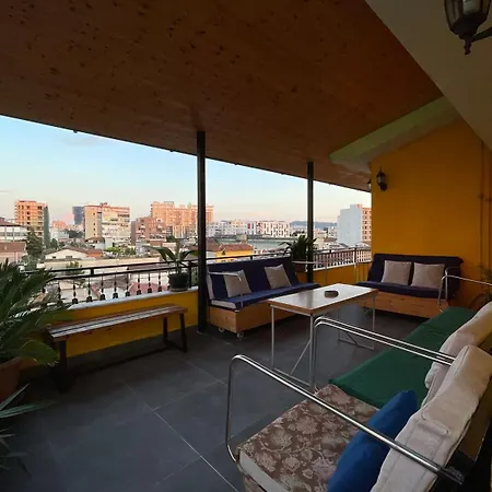 Cozy Big With Balcony דירה טיראנה