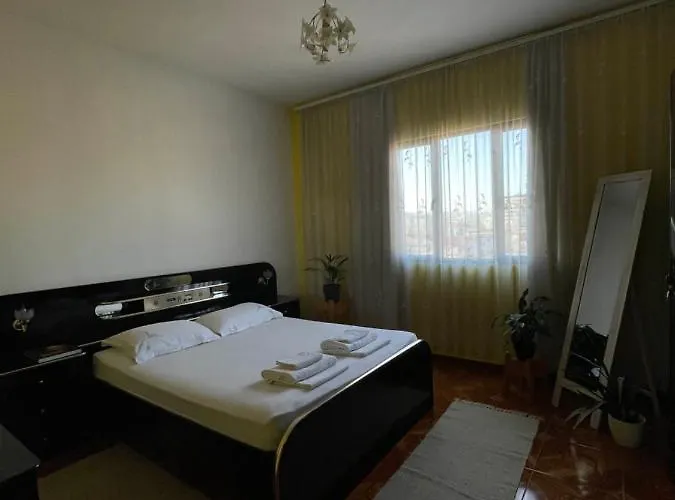 Cozy Big With Balcony