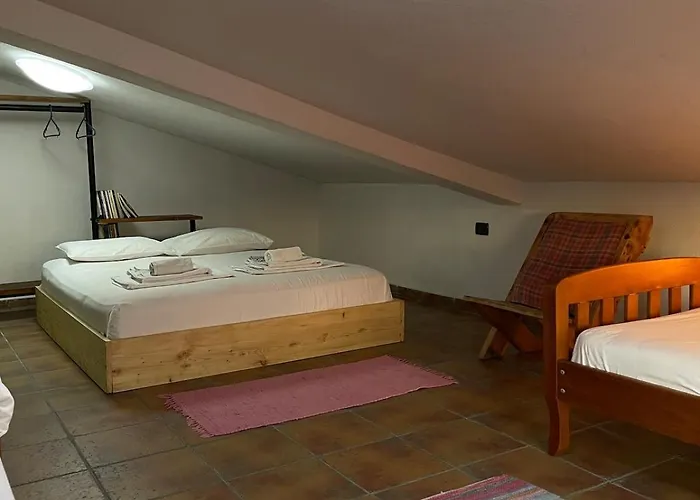 דירה Cozy Big With Balcony *