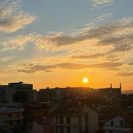 Cozy Big With Balcony * 地拉那