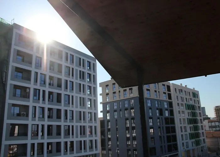 Cozy Big With Balcony *