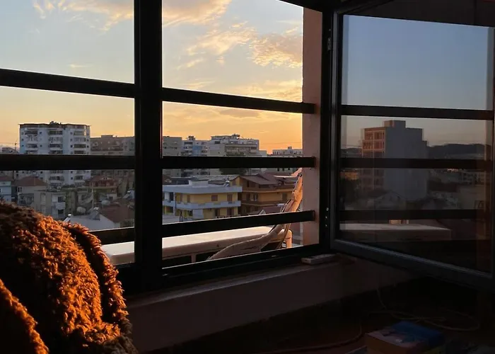 公寓 Cozy Big With Balcony