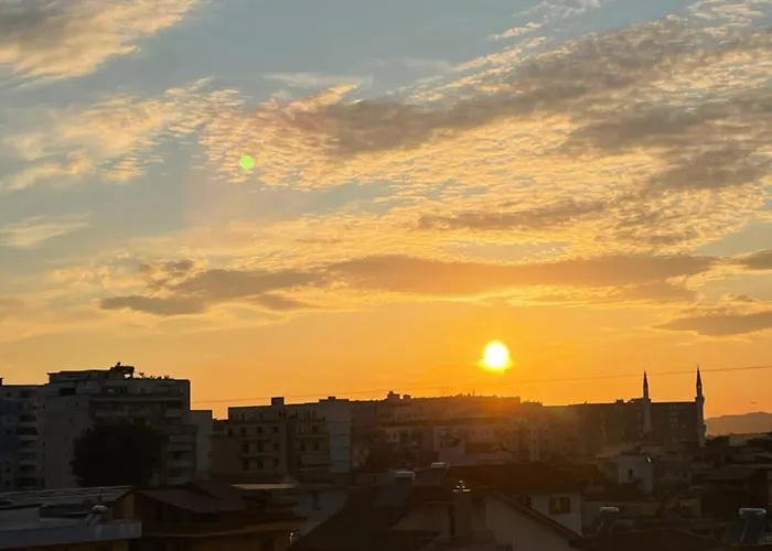 Cozy Big With Balcony * Τίρανα